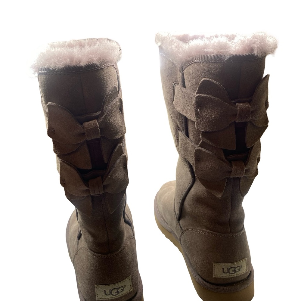 UGG ALLEGRA BOW II CHOCOLATE BOOTS
WOMEN'S size 7 - Picture 6 of 9